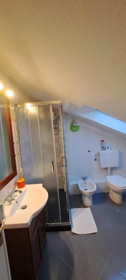 La Mansardina Apartamento Vezzi Portio Exterior foto